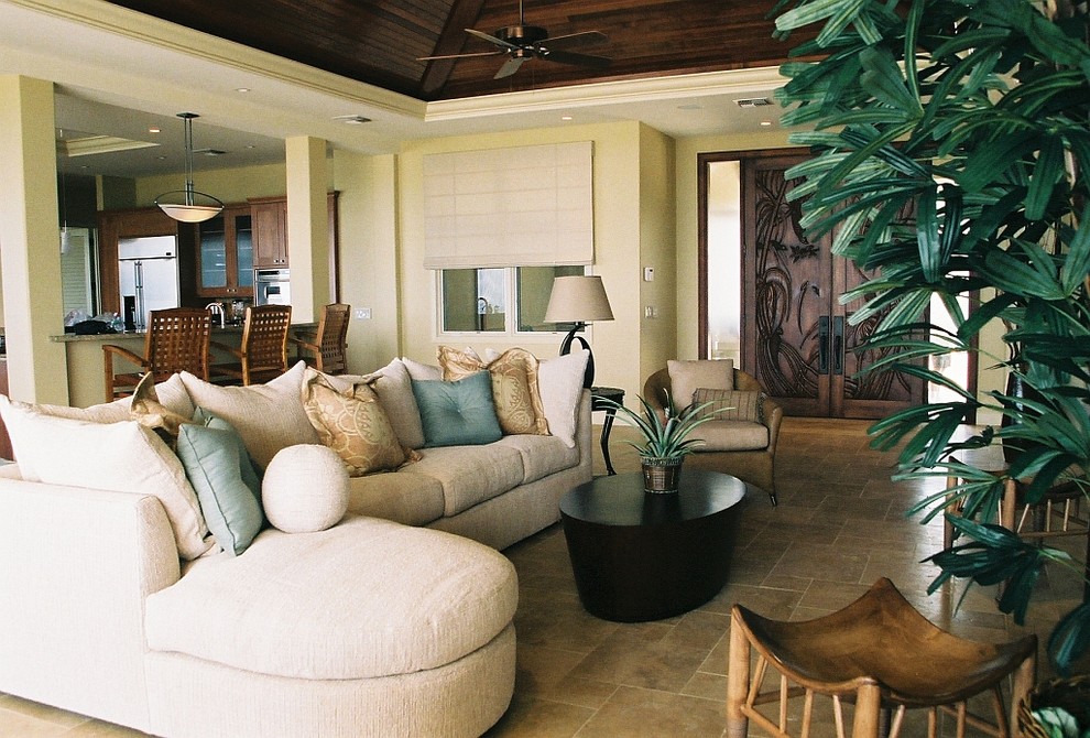 Minimalist living room photo in Hawaii