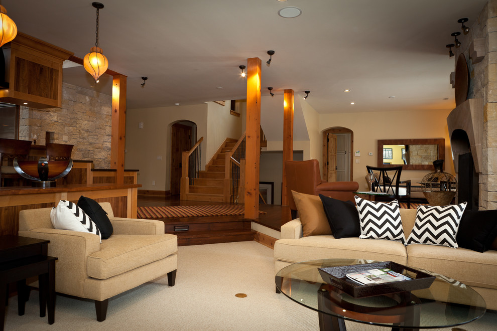Foto di un soggiorno design di medie dimensioni con sala formale, pareti beige, moquette e pavimento bianco