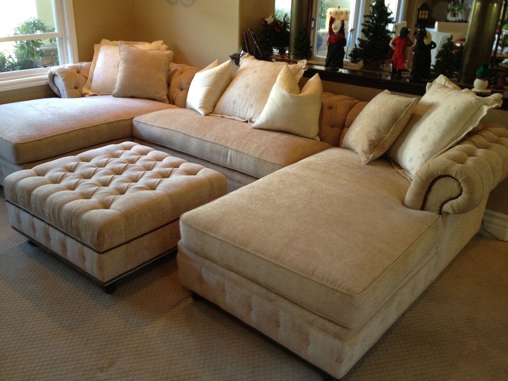 KENZIE CUSTOM SOFA SECTIONAL Traditional Living Room Los