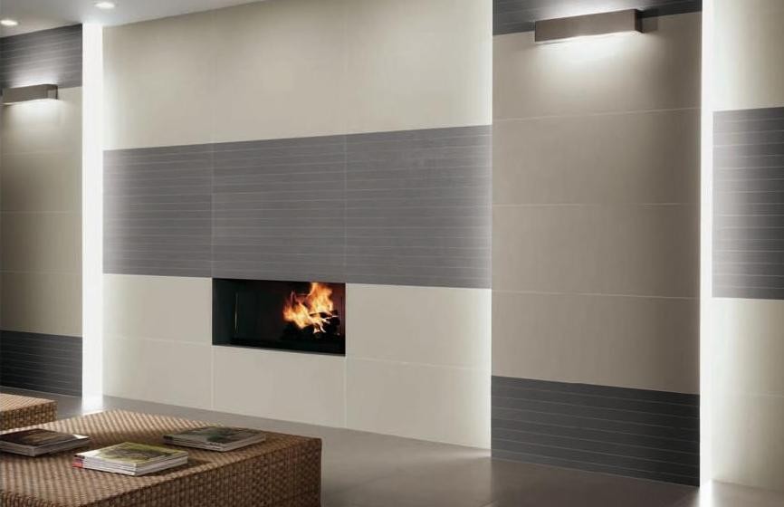 ダラスにあるお手頃価格の中くらいなコンテンポラリースタイルのおしゃれなLDK (白い壁、セラミックタイルの床、標準型暖炉、タイルの暖炉まわり、ベージュの床) の写真