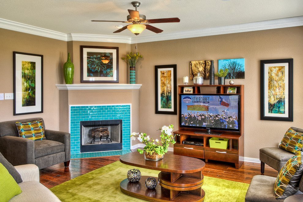 Photo of a contemporary living room in Austin.