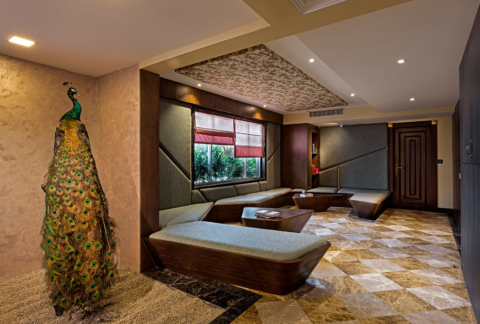 Пример оригинального дизайна: гостиная комната в современном стиле с разноцветным полом