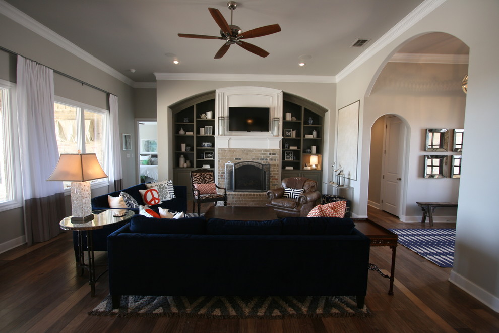 This is an example of a traditional living room in Austin.
