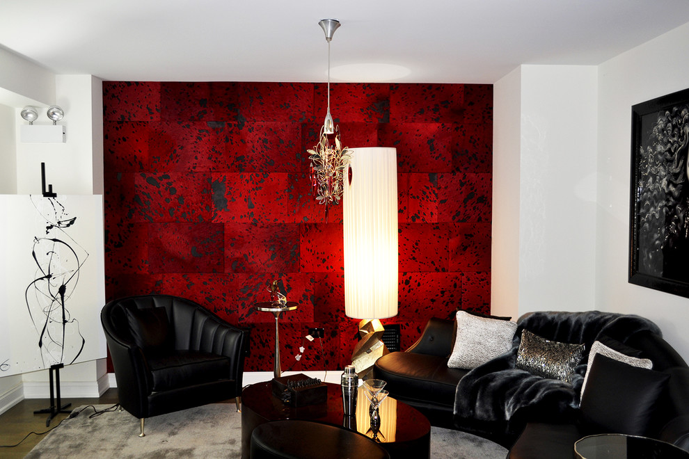 Mittelgroßes, Repräsentatives, Fernseherloses, Offenes Modernes Wohnzimmer ohne Kamin mit roter Wandfarbe, Teppichboden und grauem Boden in Chicago