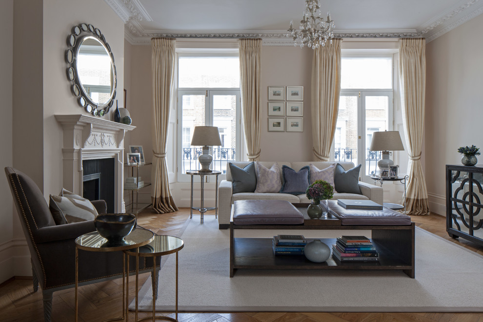 Inspiration for a timeless living room remodel in London