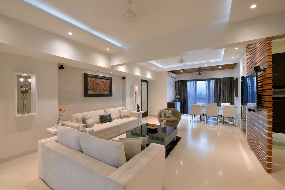 Trendy living room photo in Mumbai