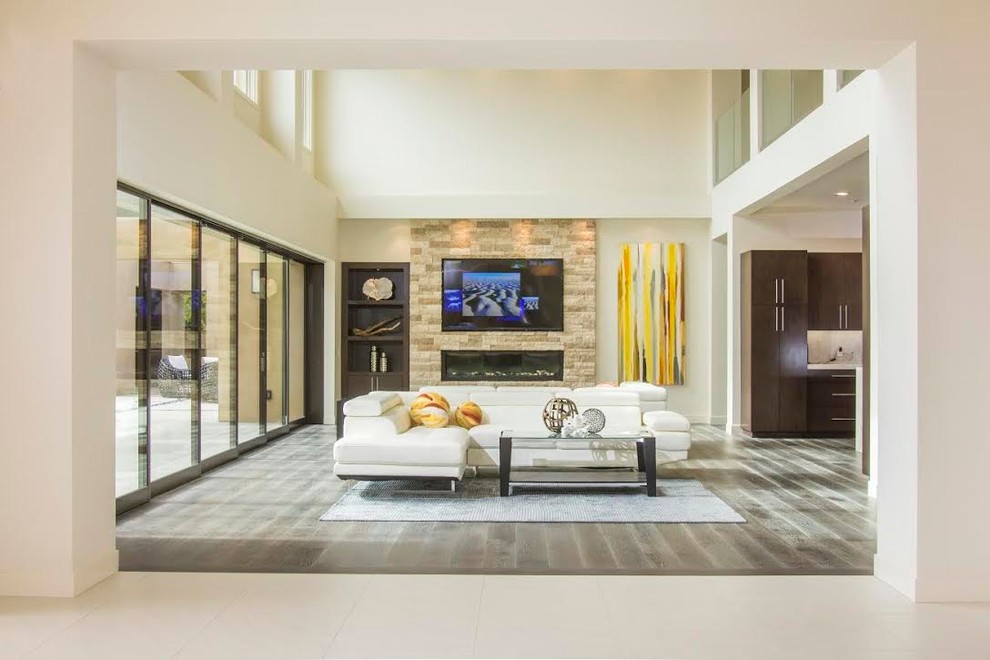 Contemporary living room in San Diego.