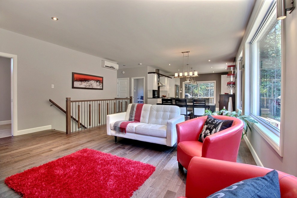 La maison dans le bois Living Room Other by Construction McKinley