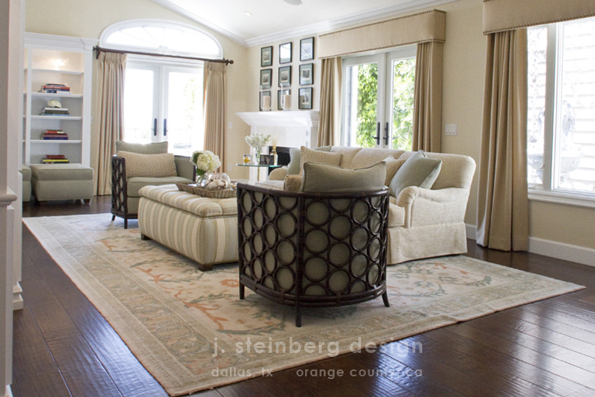 Elegant living room photo in Dallas