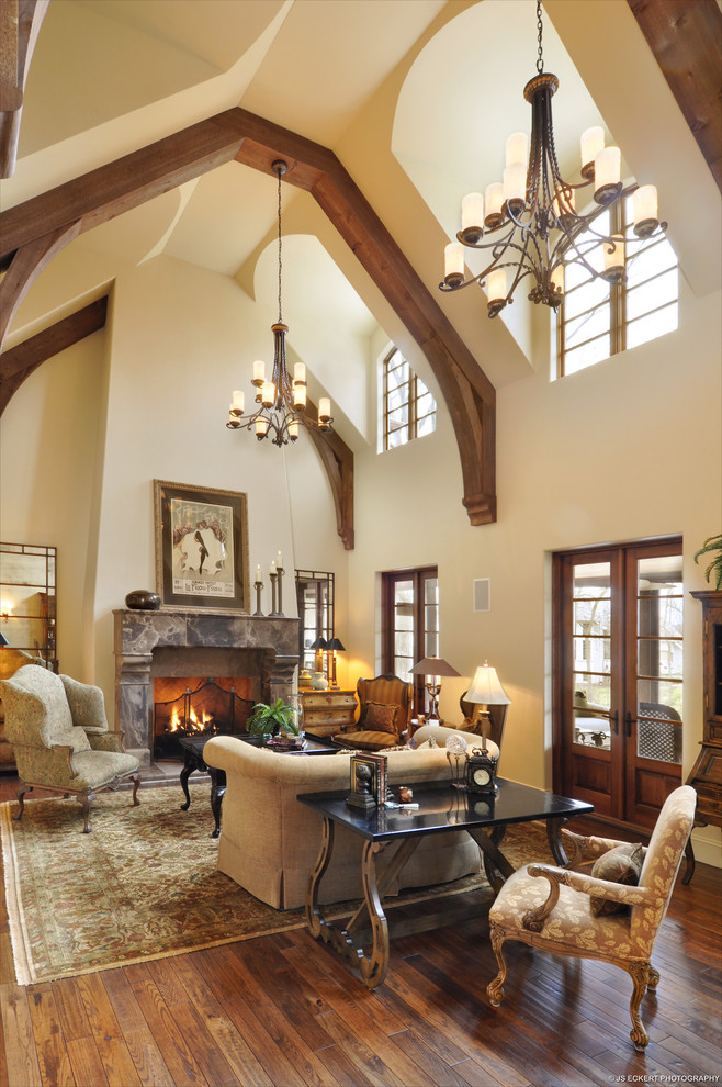 Example of a tuscan living room design in Chicago