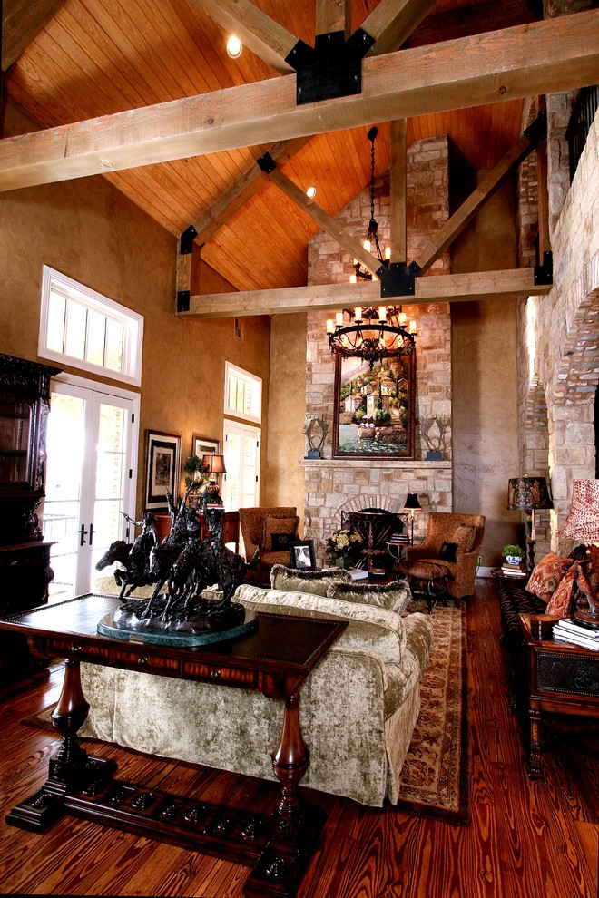 Rustikales Wohnzimmer mit beiger Wandfarbe in Austin