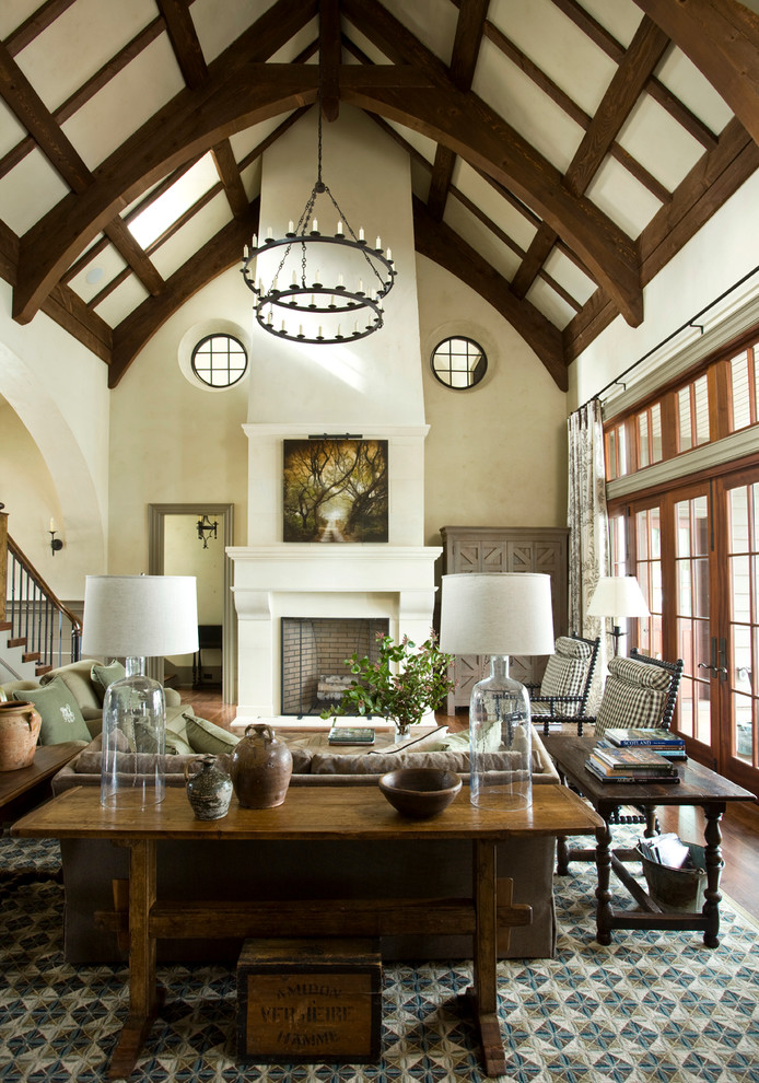 Living room photo in Atlanta