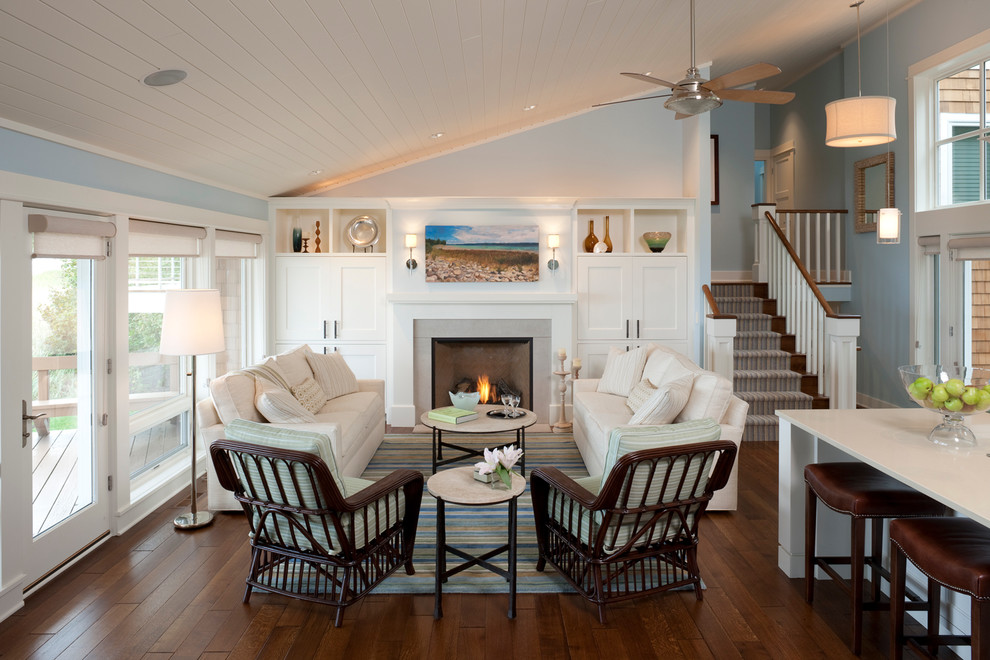 Источник вдохновения для домашнего уюта: гостиная комната:: освещение в морском стиле с синими стенами