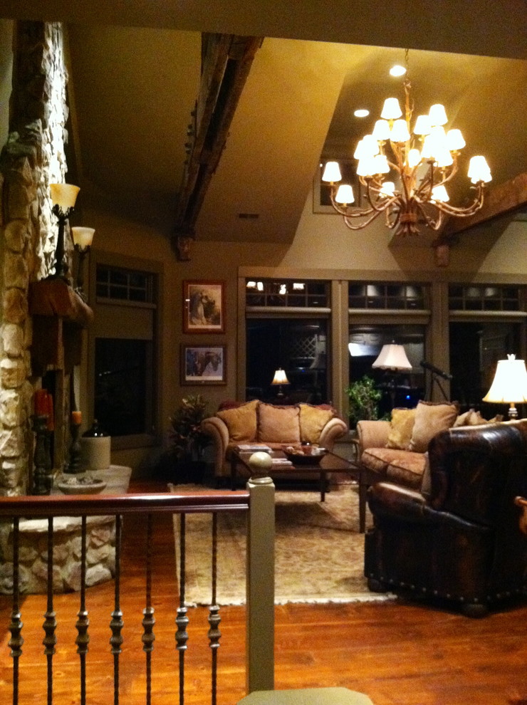Design ideas for a classic living room in Omaha.