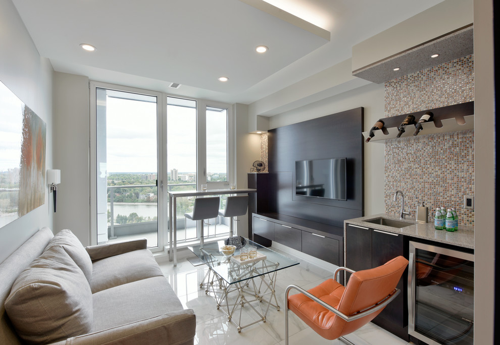 Immagine di un piccolo soggiorno minimal con pavimento in marmo e pavimento bianco