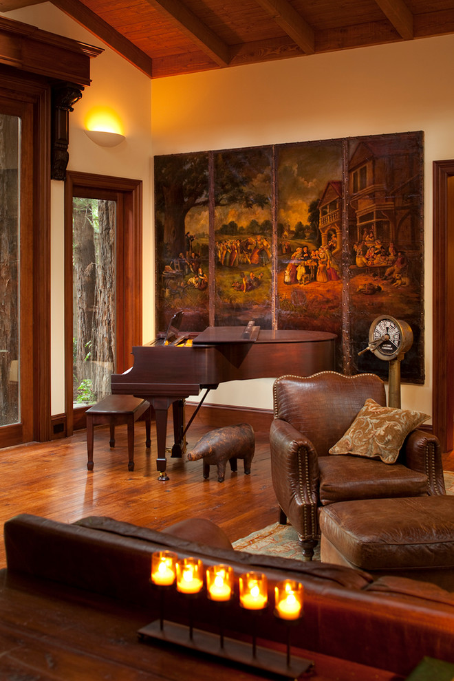 Idee per un soggiorno rustico con sala della musica e pareti gialle