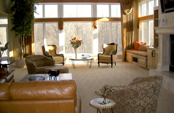 Elegant living room photo in Cleveland