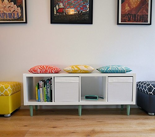 Immagine di un piccolo soggiorno design con pareti bianche e parquet chiaro