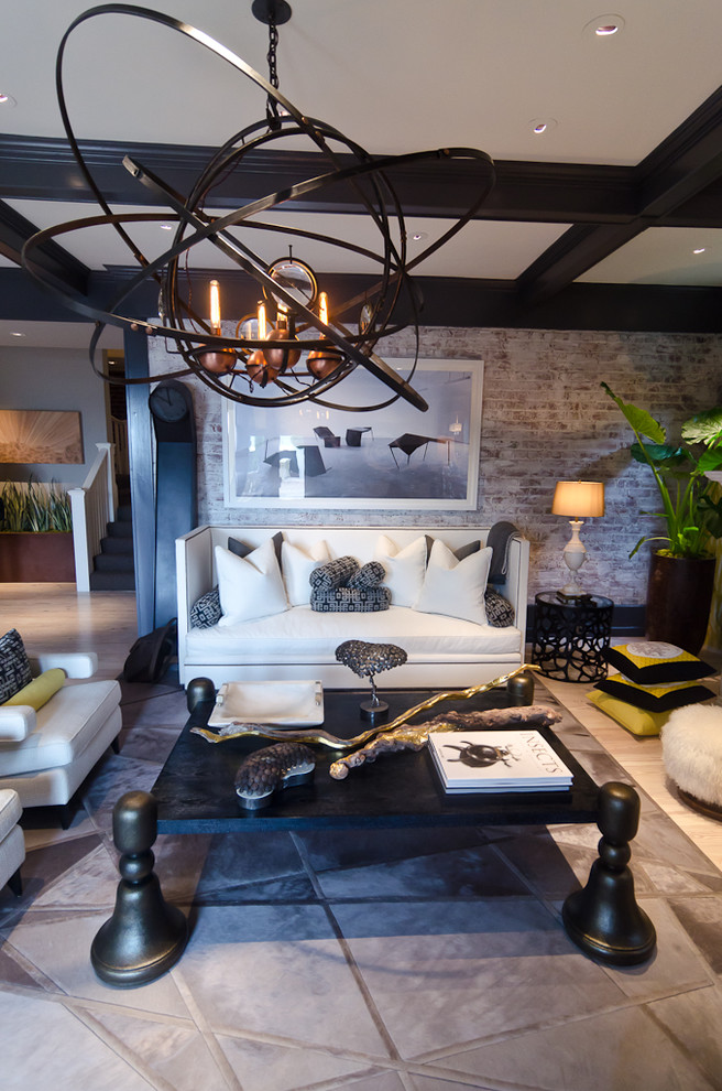 Пример оригинального дизайна: гостиная комната в стиле фьюжн без камина