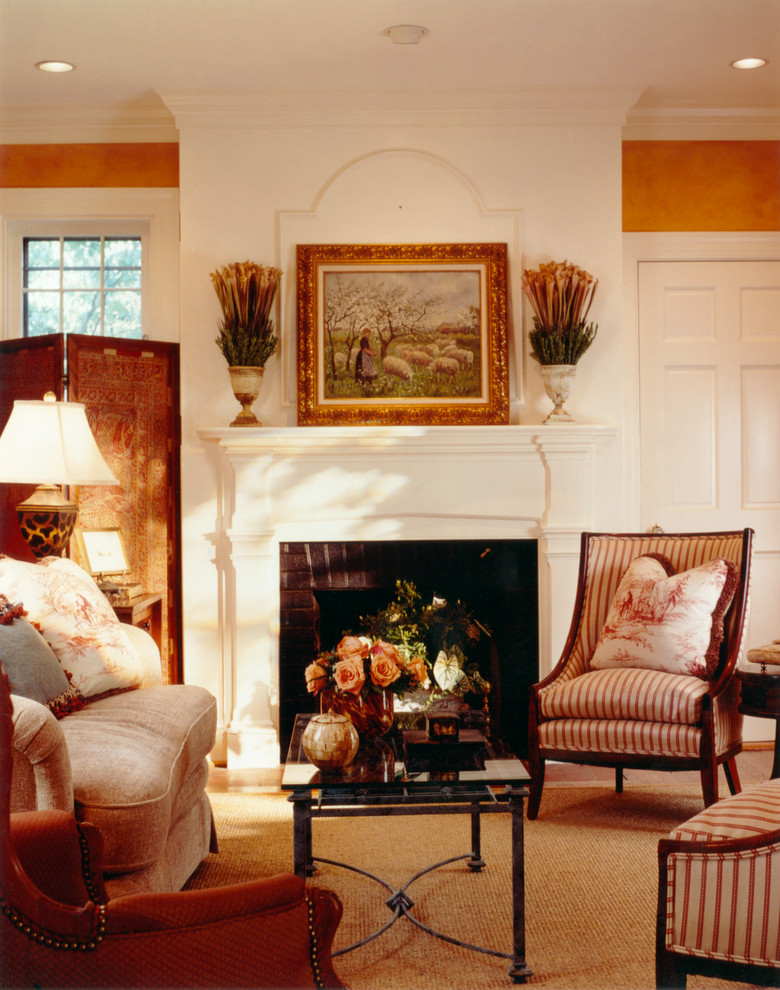 Photo of a traditional living room in DC Metro.