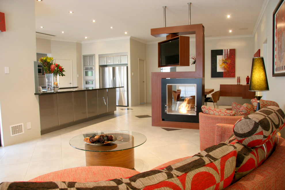 Großes, Repräsentatives, Offenes, Fernseherloses Modernes Wohnzimmer mit weißer Wandfarbe, Keramikboden, Tunnelkamin, Kaminumrandung aus Holz und weißem Boden in Perth