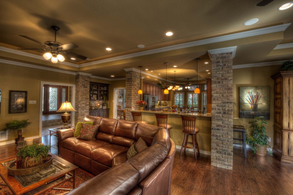 Living room - traditional living room idea in Dallas