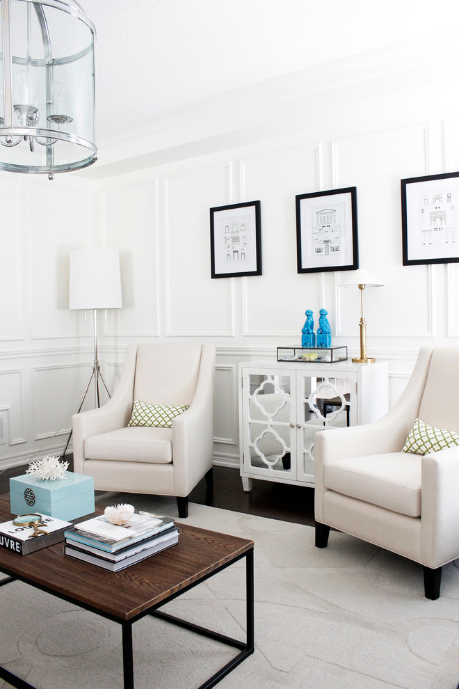 Example of a trendy living room design in Toronto