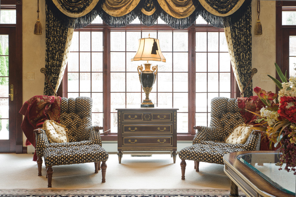 Inspiration for a classic living room in Philadelphia.