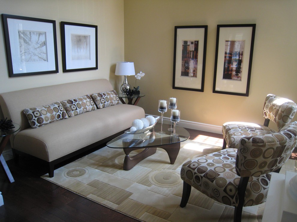 Immagine di un piccolo soggiorno design con pareti beige