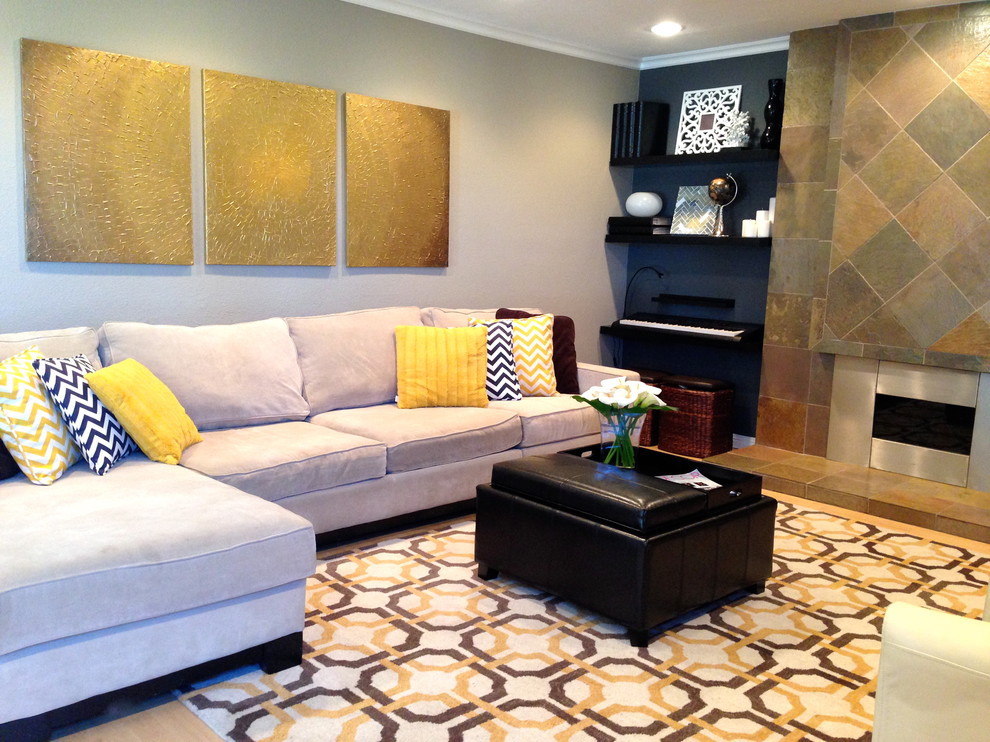 Example of a mid-sized trendy living room design in San Francisco