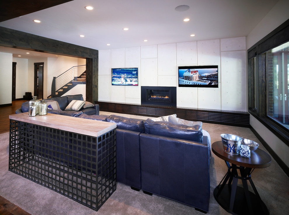 Пример оригинального дизайна: гостиная комната в стиле неоклассика (современная классика) с ковровым покрытием и горизонтальным камином