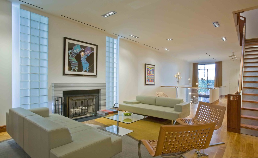 Fernseherloses Modernes Wohnzimmer im Loft-Stil mit Kamin in New York