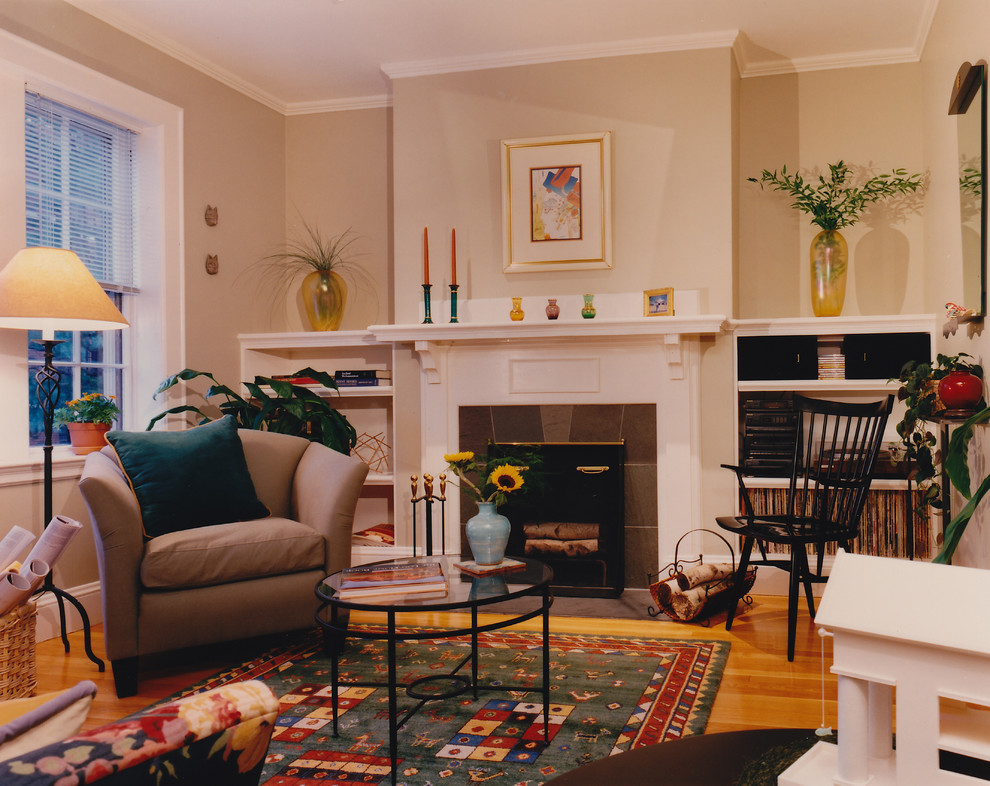 Example of a classic living room design in Boston
