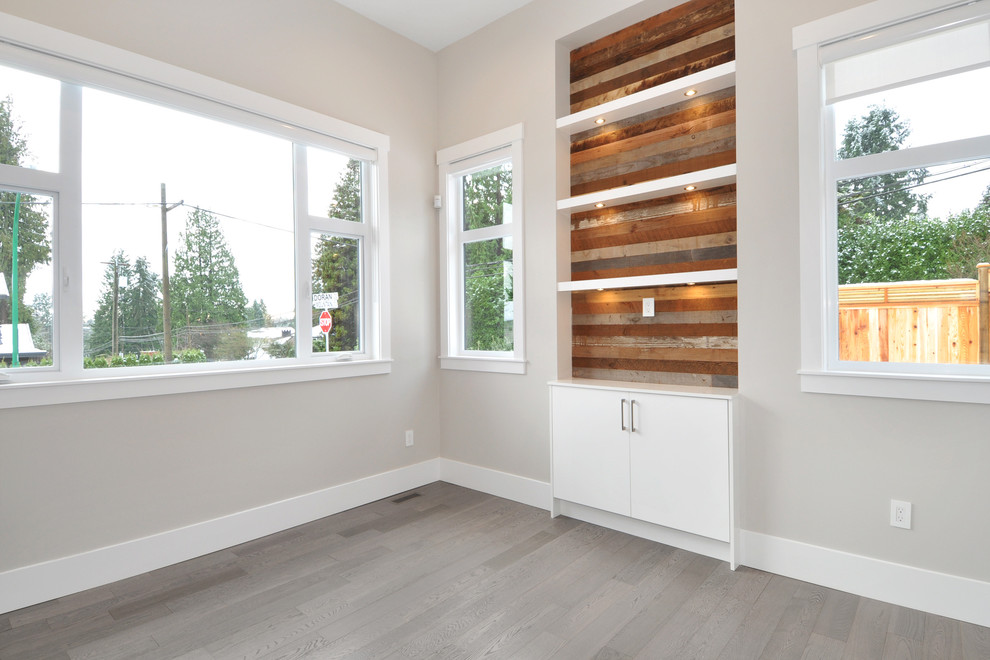 Idéer för mellanstora funkis separata vardagsrum, med grå väggar, mellanmörkt trägolv och brunt golv