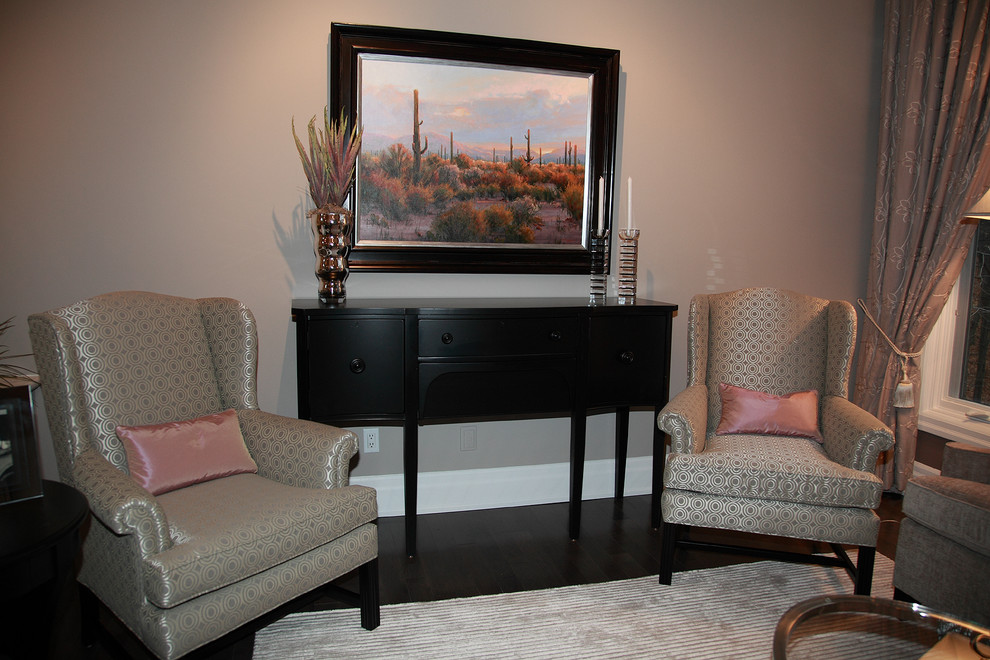 Example of a trendy living room design in Toronto