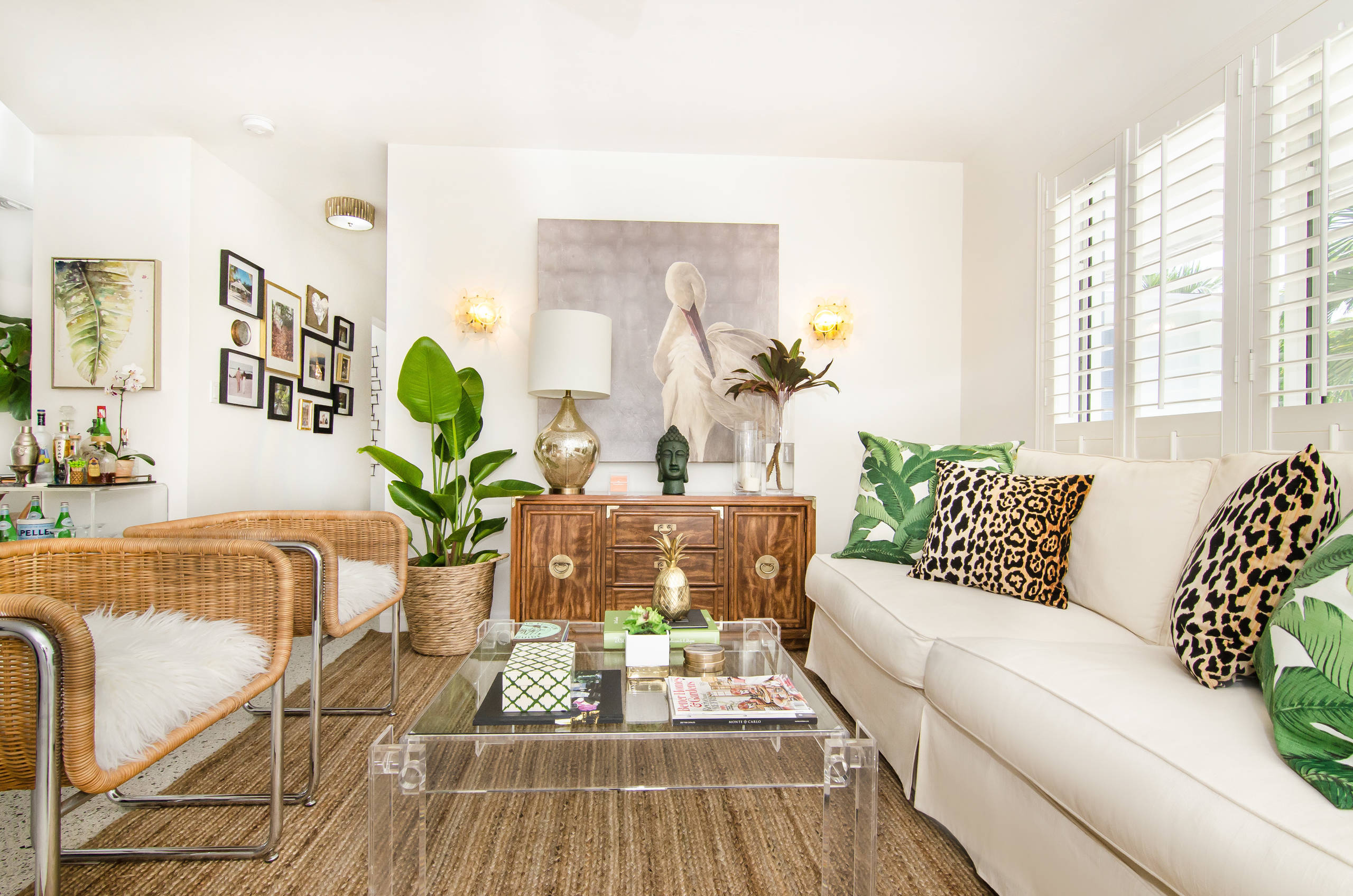 75 Tropical Living Room Ideas You'll Love - March, 2023 | Houzz