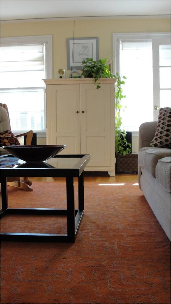 Minimalist living room photo in Boston