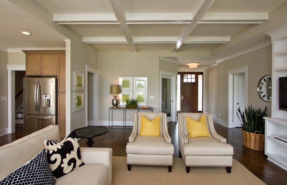 Idee per un soggiorno classico con pareti beige