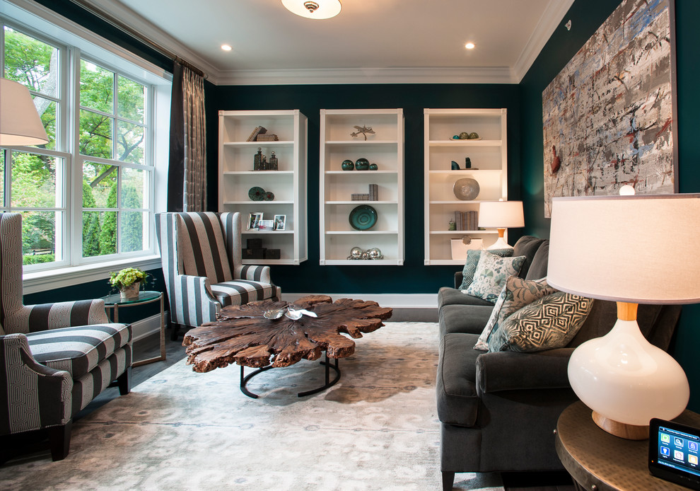 Mittelgroßes, Abgetrenntes, Repräsentatives Klassisches Wohnzimmer mit grüner Wandfarbe und dunklem Holzboden in Philadelphia