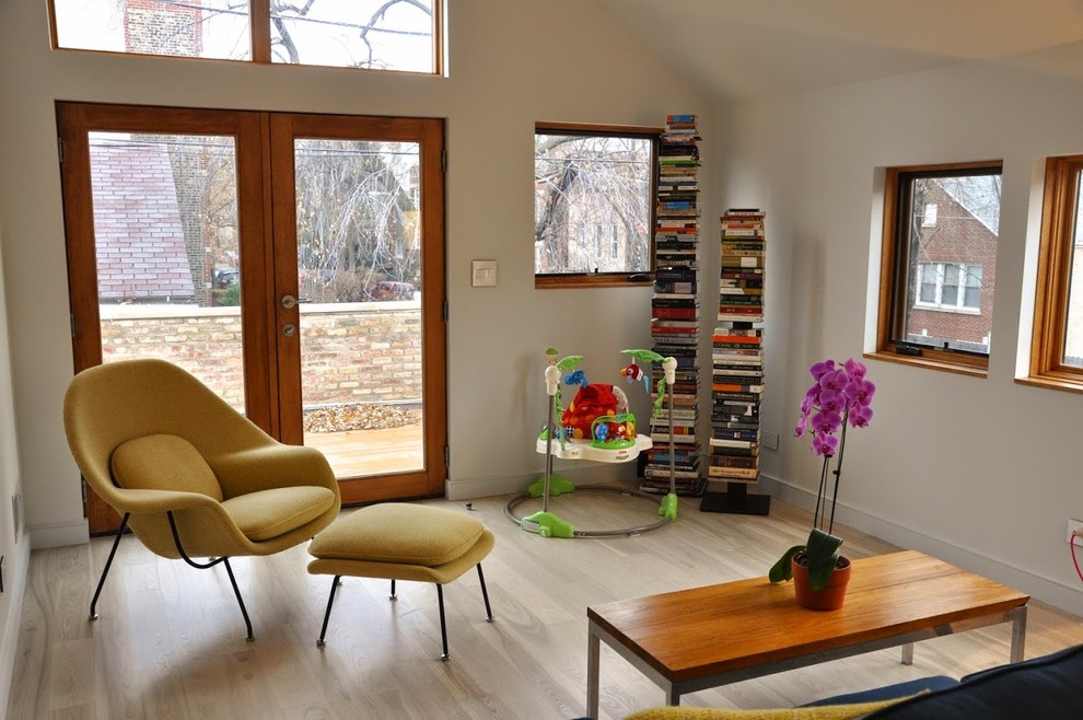 Источник вдохновения для домашнего уюта: маленькая гостиная комната в современном стиле для на участке и в саду
