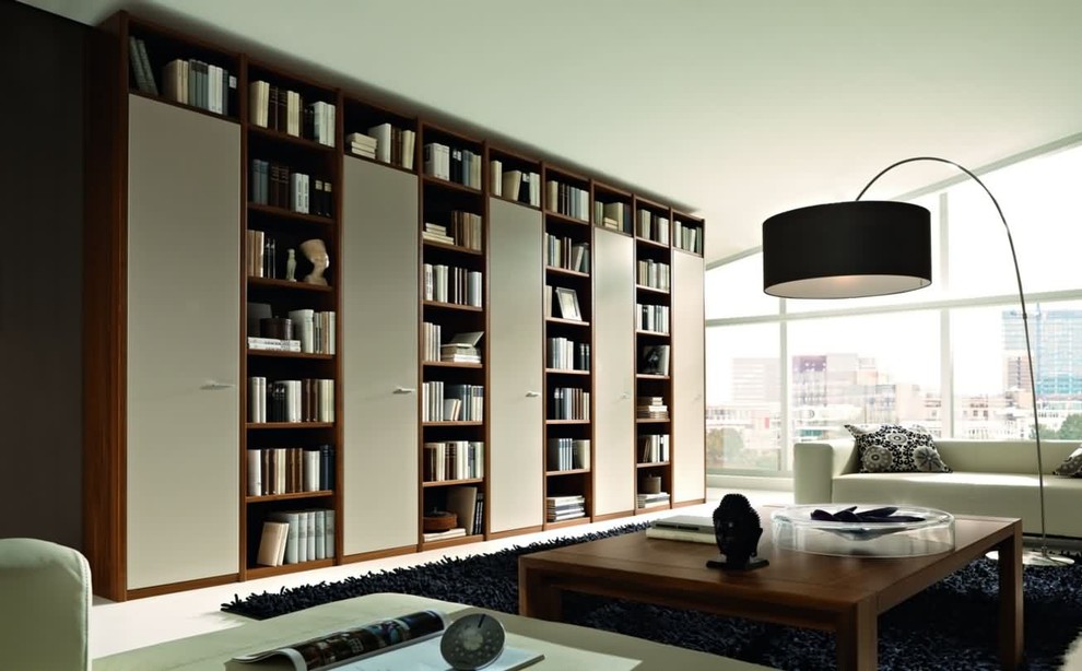 Immagine di un grande soggiorno contemporaneo chiuso con libreria, pareti grigie e pavimento bianco