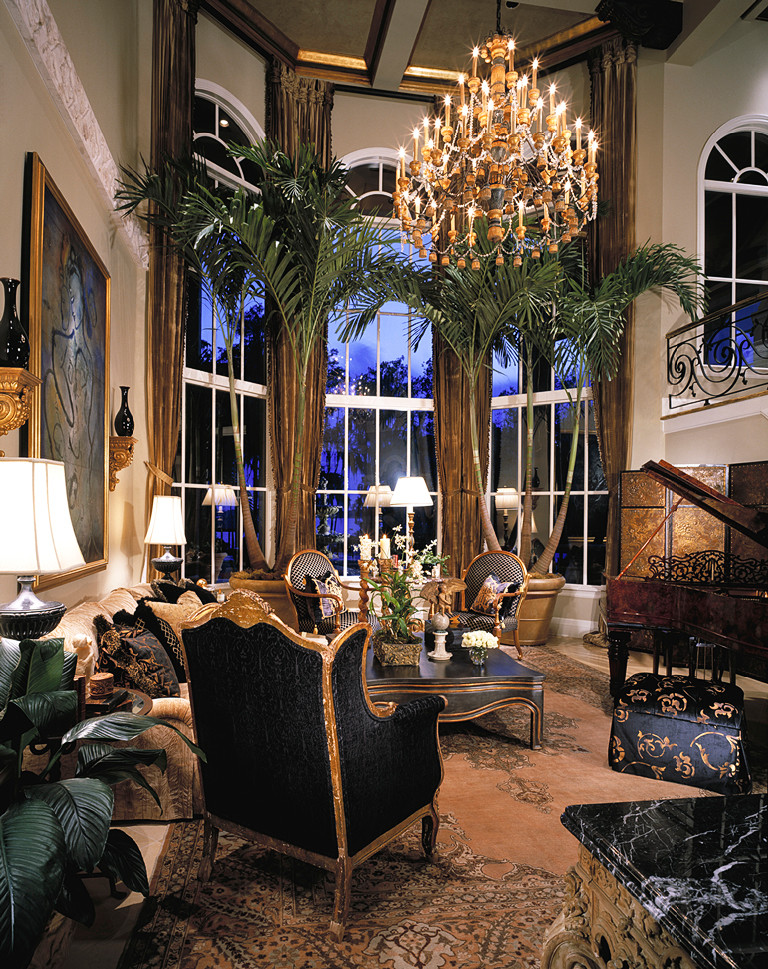 Photo of a traditional living room in Orlando.