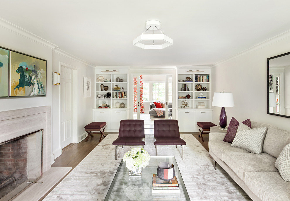 Свежая идея для дизайна: парадная, изолированная гостиная комната среднего размера в современном стиле с белыми стенами и стандартным камином без телевизора - отличное фото интерьера