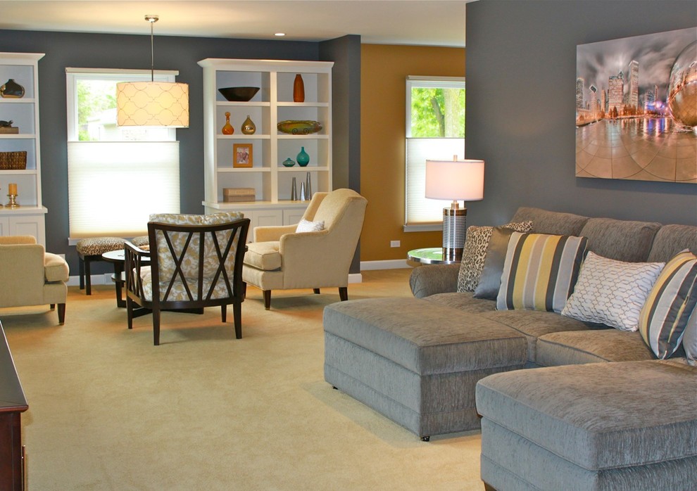Diseño de salón abierto actual de tamaño medio con paredes grises, moqueta y televisor independiente