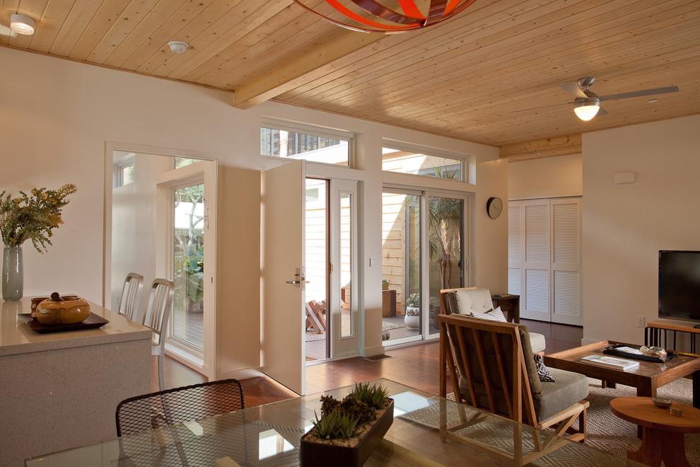 LivingHomes C6 designed by the Curated Modern Living Room Los