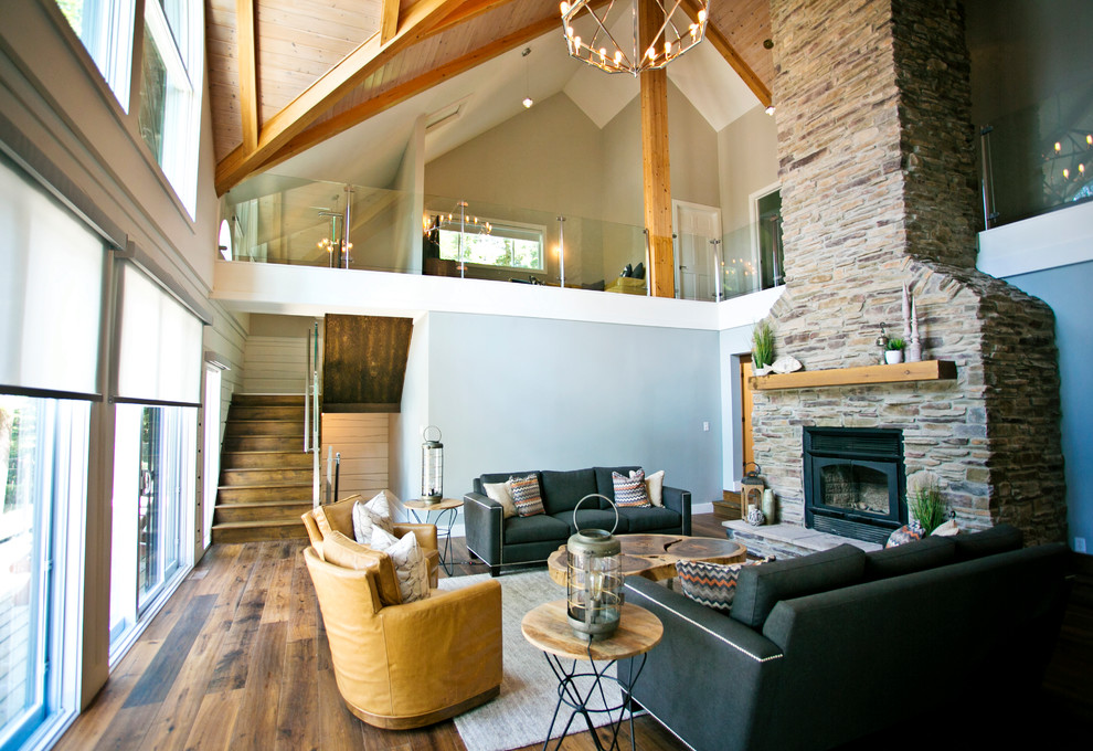 Inspiration for a rustic living room in Toronto.