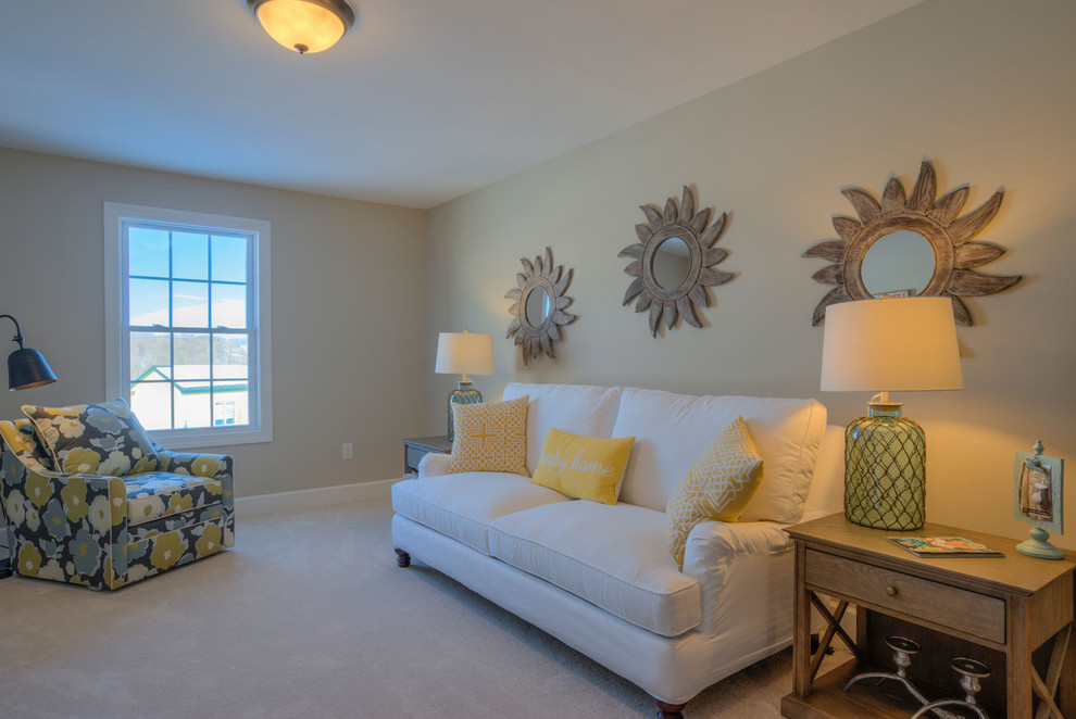 Esempio di un soggiorno classico di medie dimensioni e stile loft con pareti beige e moquette