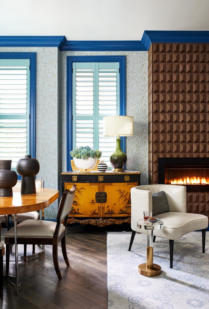 Inspiration för mellanstora eklektiska separata vardagsrum, med blå väggar, heltäckningsmatta och flerfärgat golv