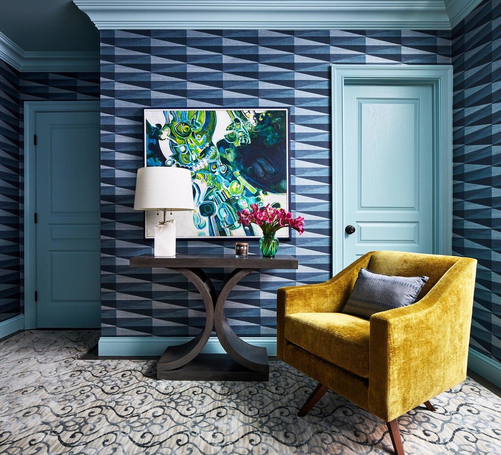 Пример оригинального дизайна: изолированная гостиная комната среднего размера в стиле фьюжн с синими стенами, ковровым покрытием и разноцветным полом без камина, телевизора
