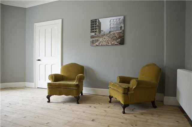 Lounge with Lamp Room Gray and Wimborne White - Modern - Living Room -  Baltimore - by Windo VanGo | Houzz UK